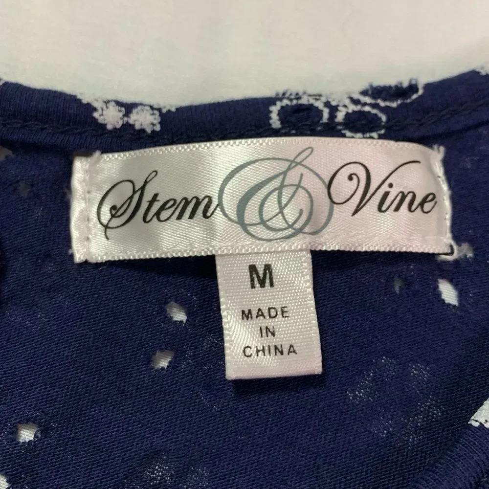 STEM & VINE Peasant Blouse Navy and White Eyelet Short Sleeve Shirt Size M #566 - Picture 4 of 6